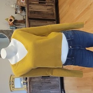 Free People V Neck 100% Cashmere Sweater with ribbed trim details